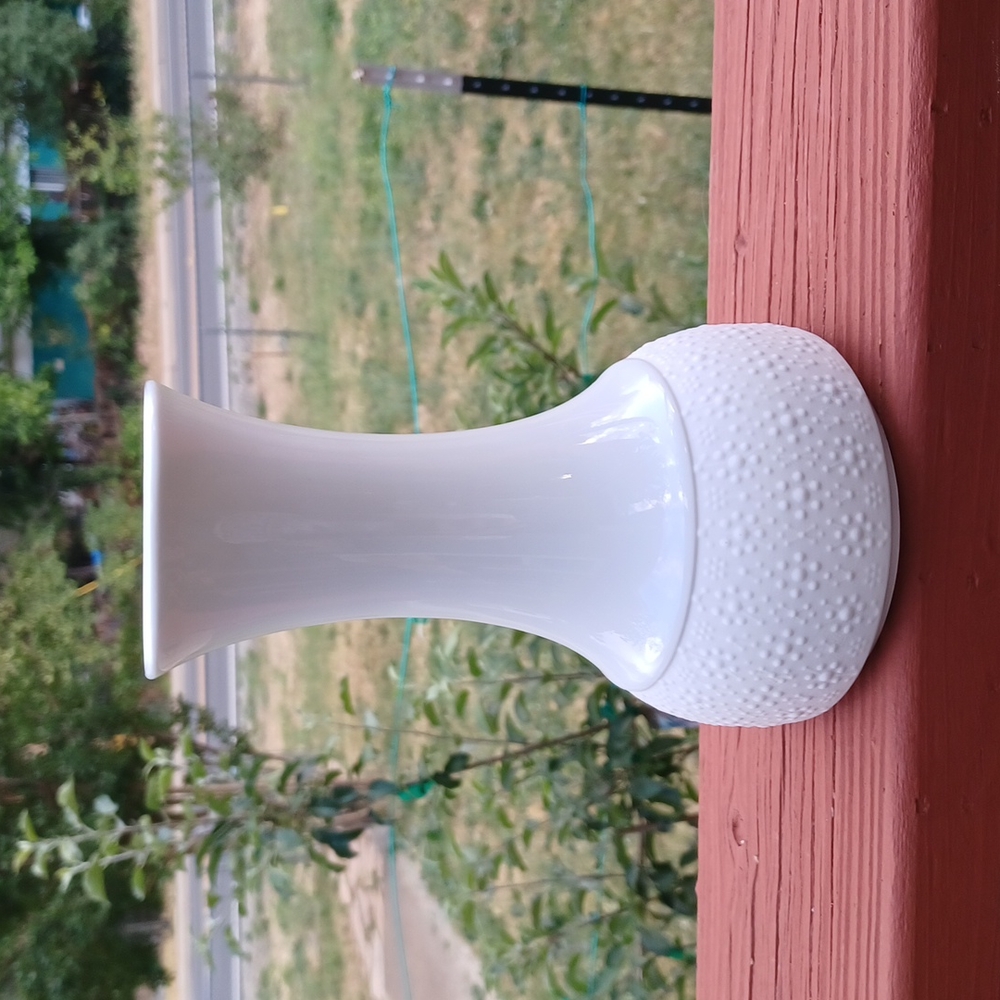 🤍White Biscuit porcelain Sputnik vase by Thomas from Germany.